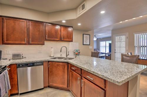 Condo with Tennis Court Less Than half Mi to Scottsdale Stadium - image 3