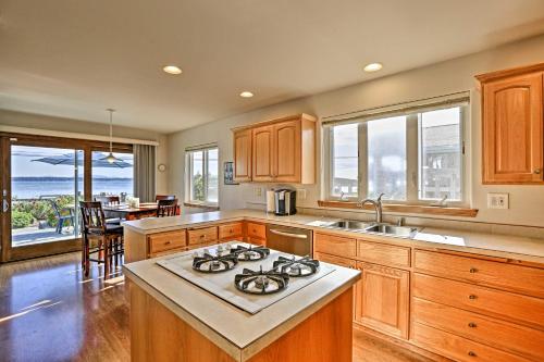 Birch Bay Waterfront Home - Steps to Beach! - image 7
