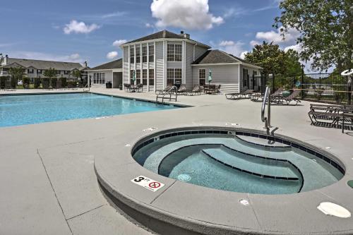 Gulf Shores Condo with Pool Access 5Mi to Beach - image 4