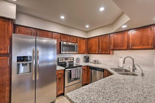 Condo with Tennis Court Less Than half Mi to Scottsdale Stadium - image 11