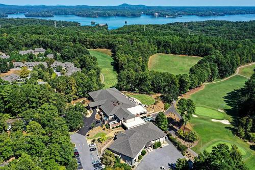 Lake Keowee Condo with Views and Pools and Marina!