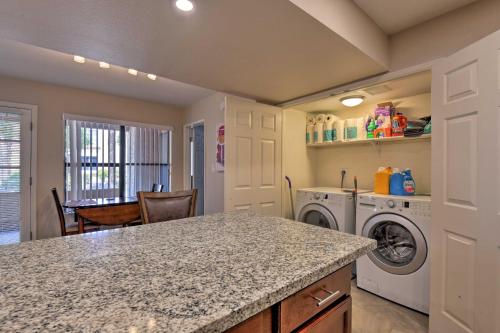 Condo with Tennis Court Less Than half Mi to Scottsdale Stadium - image 13