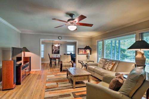 . Downtown Austin Home with Patio, 3 Mi to SoCo!