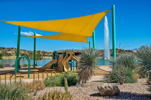 Pet-Friendly Fountain Hills Condo Walk Downtown! - image 7