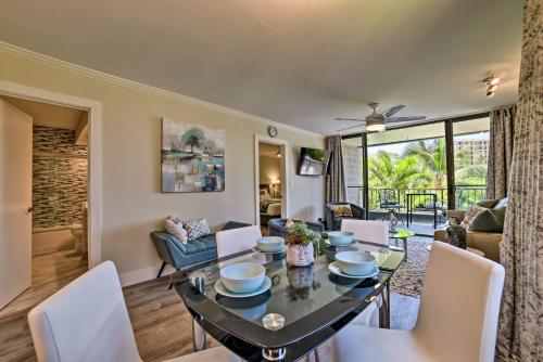 Chic West Maui Condo with Pool - Walk to Beach!