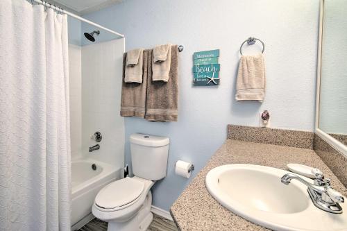 Corpus Christi Condo- Walk to Whitecap Beach! - image 8