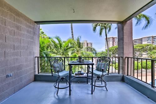 Chic West Maui Condo with Pool - Walk to Beach!