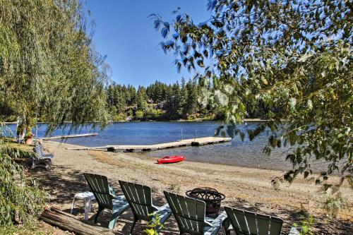 The Lake House in Rathdrum with Beach and Fire Pit - image 2