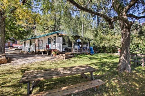 The Lake House in Rathdrum with Beach and Fire Pit - image 6