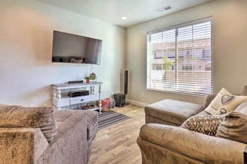 St George Area Townhome with Patio and Pool Access - main image