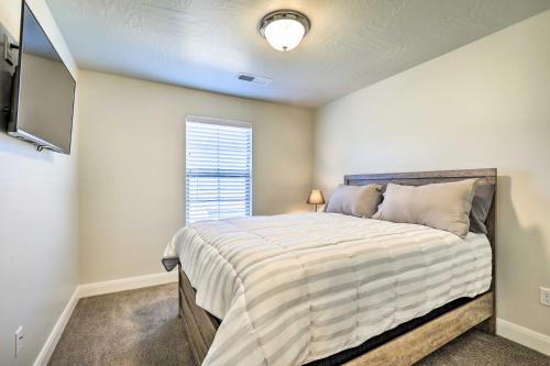 St George Area Townhome with Patio and Pool Access - image 2