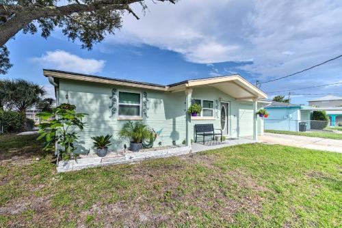 Canalfront Hudson Home with Private Dock and Yard!