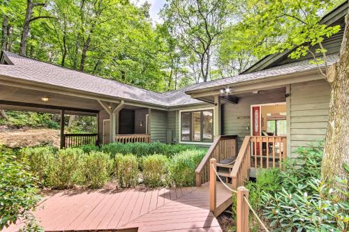 Lake Toxaway Cabin with Fire Pit - 1Mi to Marina - image 3