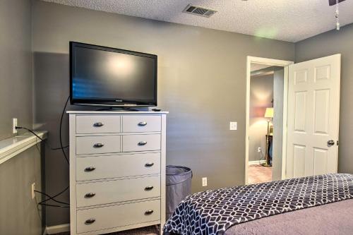 Lakefront Home with Private Dock in Hot Springs!