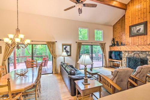 Lake Toxaway Cabin with Fire Pit - 1 Mi to Marina in Lake Toxaway, USA