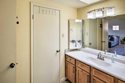 Lake Havasu Condo with Pool Walk to Waterfront! - image 4