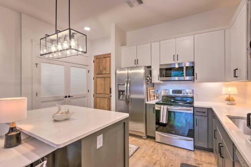 Downtown Asheville Condo with Patio and Amenities - image 3