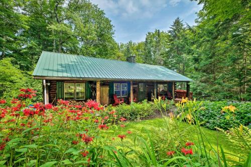 Private Wooded Cabin, 8 Mi to Sundance Ski and Town! in Wilmington, USA