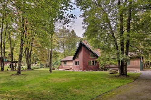 Pocono Mountains Home with Pvt Hot Tub and Grill! - image 5