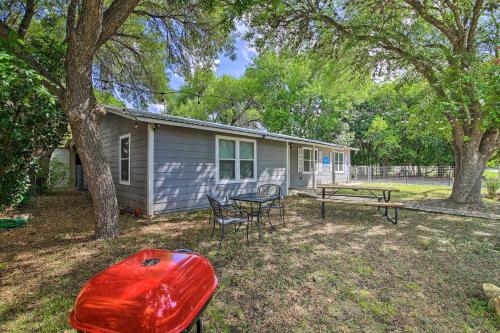 Utopia Family Home, 2 Blocks to Utopia Park! in Utopia (TX)
