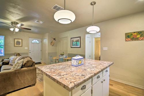 Utopia Family Home, 2 Blocks to Utopia Park! in Utopia (TX)