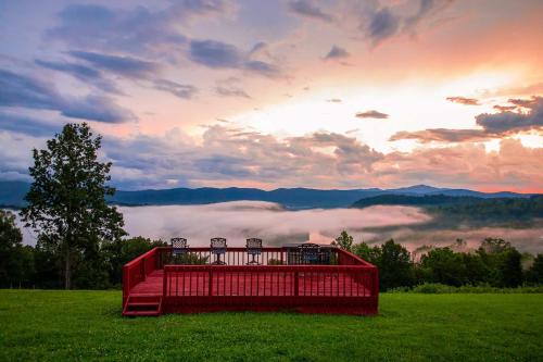 Norris Lake Home with Boat Parking Deck and BBQ - main image