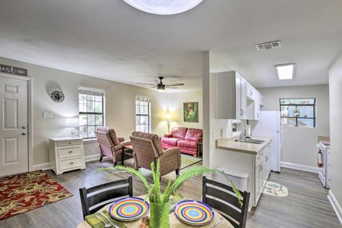 Charming Tallahassee Townhouse about 3 Mi to FSU!