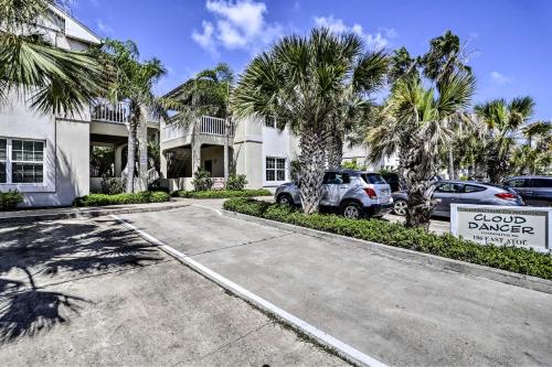 South Padre Island Condo with Pool Less Than quarter Mile to Beach - image 2