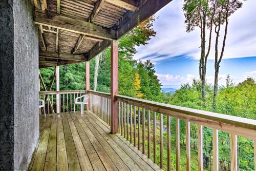 Treetop Retreat with Game Room 3Mi to Beech Mtn! - image 3