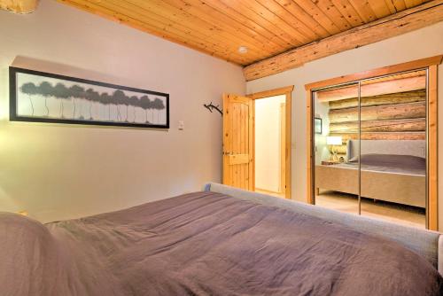 Custom Riverfront Log Home near Stevens Pass! - image 7