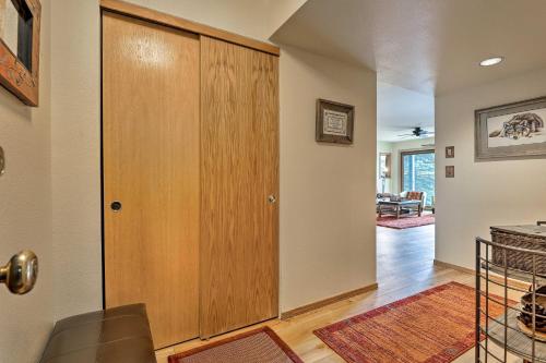 Ground-Floor Condo with Tenmile Views Less Than 10Mi to Copper - image 5