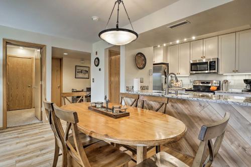 Ground-Floor Condo with Tenmile Views Less Than 10Mi to Copper - image 8