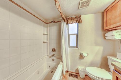 The Peach @ Mendelbaum Winery Guest Cabins - image 6