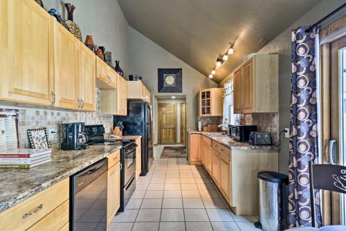 Roscommon Home with Deck 7 Mi to Higgins Lake! - image 13