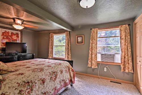 Roscommon Home with Deck 7 Mi to Higgins Lake! - main image