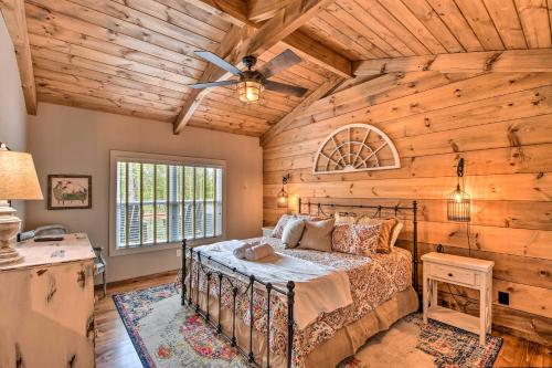 Cork and Creek Cottage with Mtn and Pasture Views! - image 6