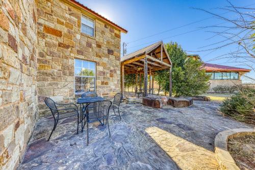 The Peach @ Mendelbaum Winery Guest Cabins