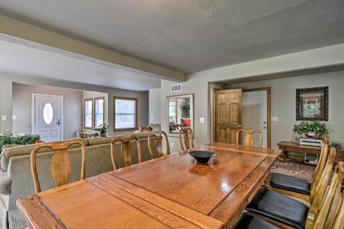 Roscommon Home with Deck 7 Mi to Higgins Lake! - image 12