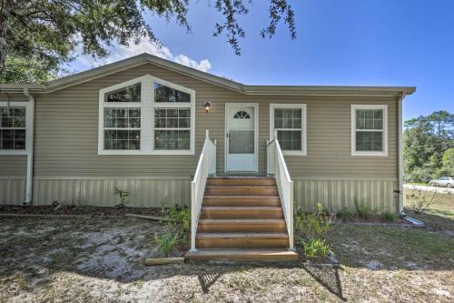 Home with Screened Patio Less Than 2Mi to Sea Hag Marina - image 3
