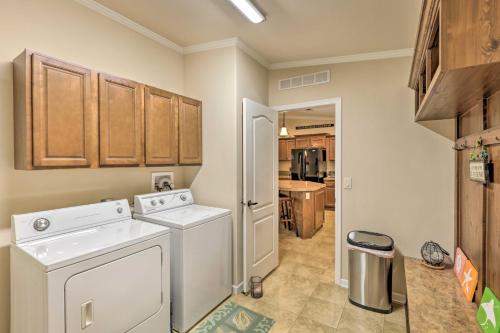 Home with Screened Patio Less Than 2Mi to Sea Hag Marina - image 6