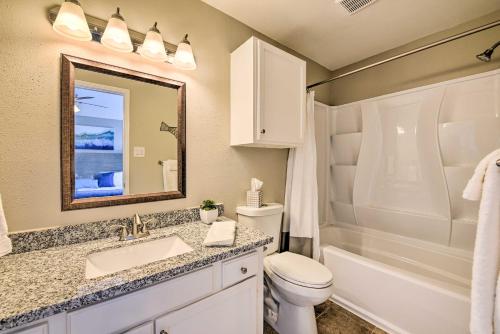 Renovated Montgomery Condo on Lake Boat and Fish! - image 6