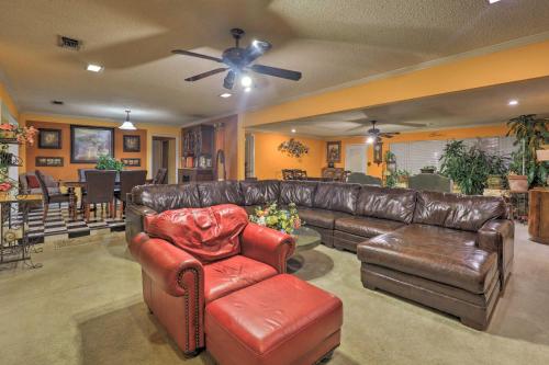 Spacious Home with Deck about 2 Mi to Lake Arlington! in Arlington, USA