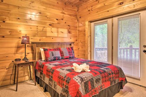 Spacious Pigeon Forge Resort Cabin with Hot Tub - main image
