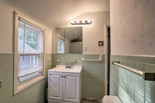 Pet-Friendly Home Less Than 8 Mi to Downtown Cleveland! - image 3
