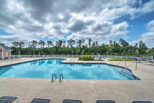 Myrtle Beach Condo with Pool Access and Balcony! - image 5