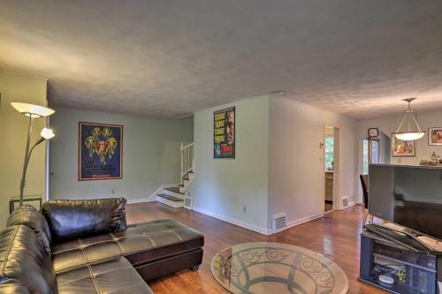 Pet-Friendly Home Less Than 8 Mi to Downtown Cleveland! - image 8