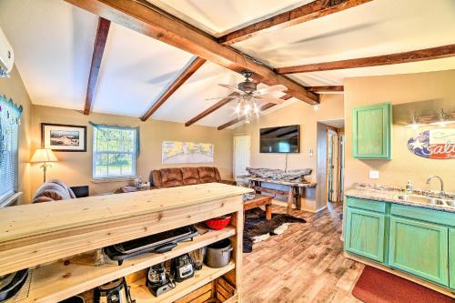 Vibrant Rockport Cottage with Grill about Mins to Beach!