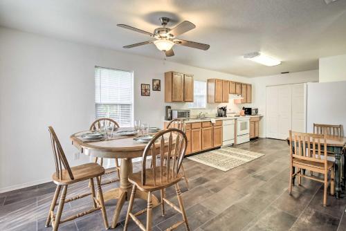 Home with Yard 1 Mi to Indian Rocks Beach and Golf, Largo (foto 2)