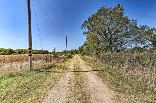 Private Chase County Cabin on Middle Creek! - image 7