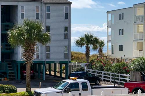 North Myrtle Beach Condo with Oceanfront Pool Access - image 9